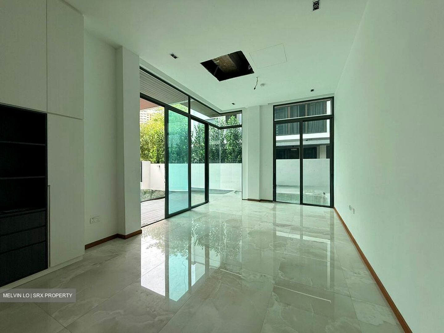 East Coast Drive (D15), Terrace #584876741